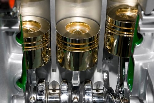 Cutaway_of_a_MAN_V8_Diesel_engine.jpg