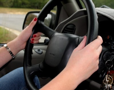 steering-wheel-hand-position